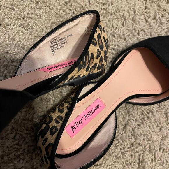 Betsey Johnson Cocoh Leopard Black D'Orsay Flats Leather Suede size 7.5 - Picture 7 of 7